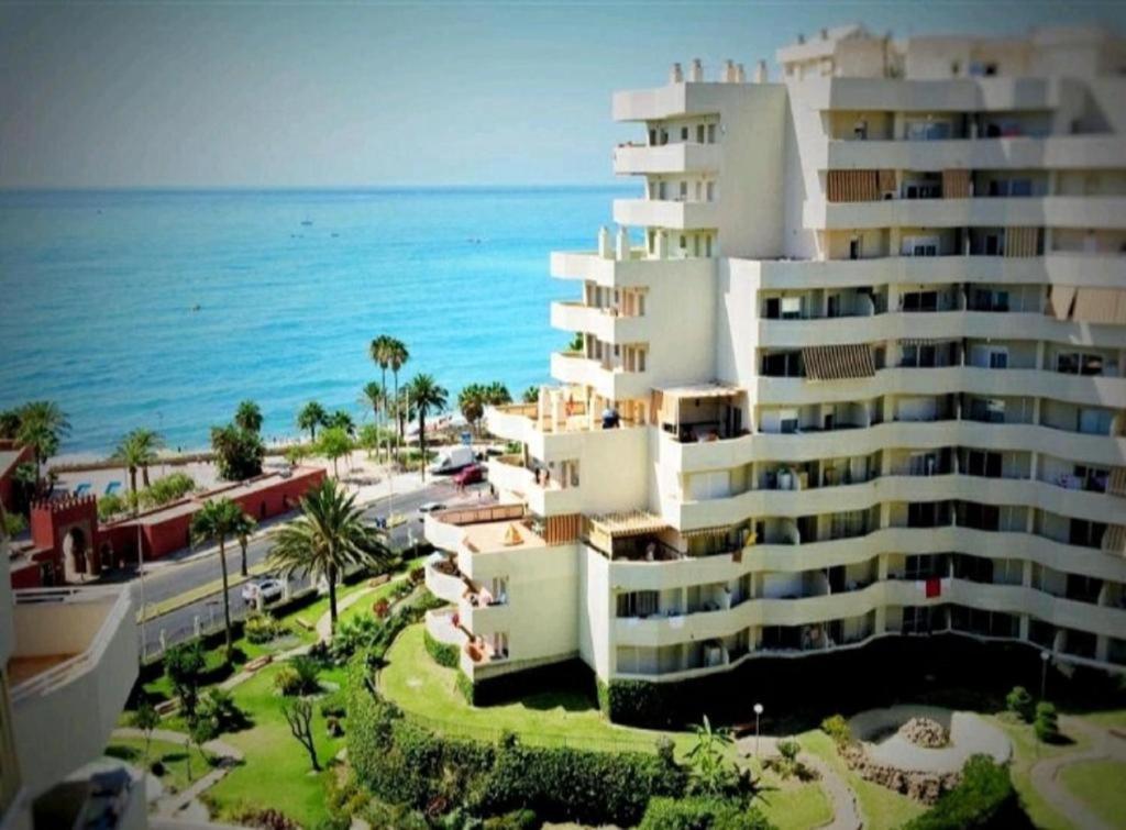 Appartment Totally Upgraded At Benal Beach Benalmádena Extérieur photo