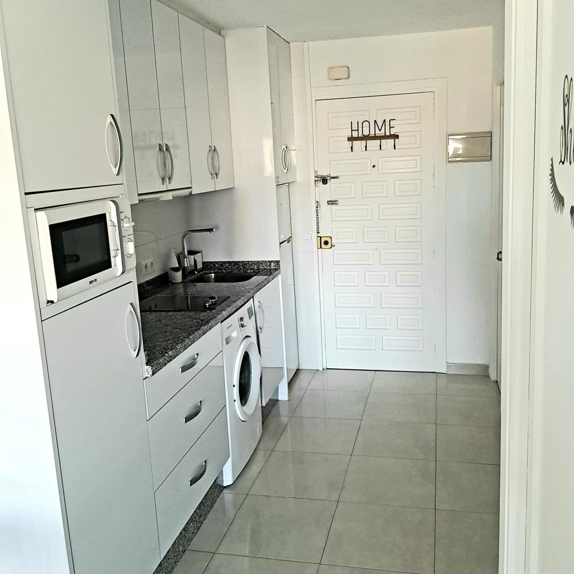 Appartment Totally Upgraded At Benal Beach Benalmádena Extérieur photo